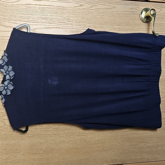 NWT Joseph A, Navy Sleeveless Top with Floral Collar - Picture 3 of 8